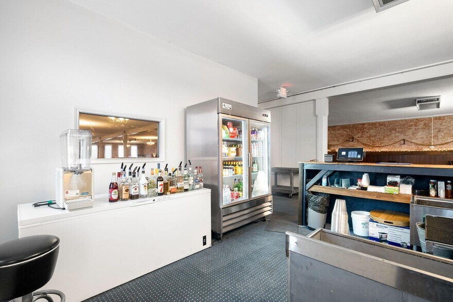 More Photos Of 100 N Texas St, De Leon Storefront Retail Office For Sale