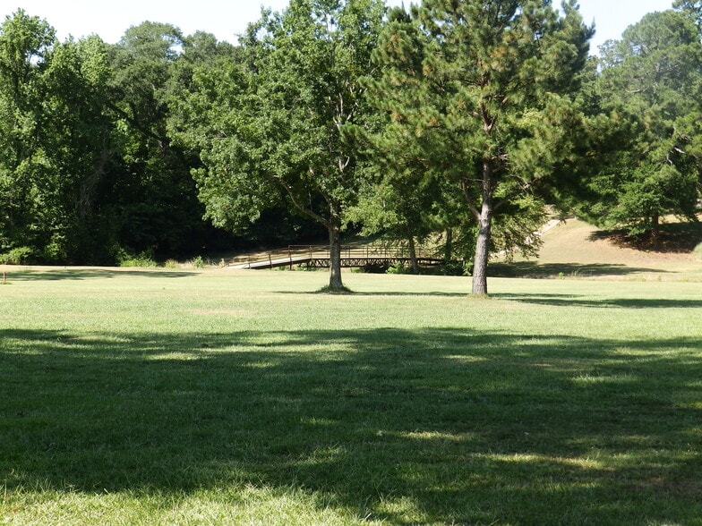More Photos Of 2130 Country Club Rd, Palestine Golf Course Driving Range For Sale