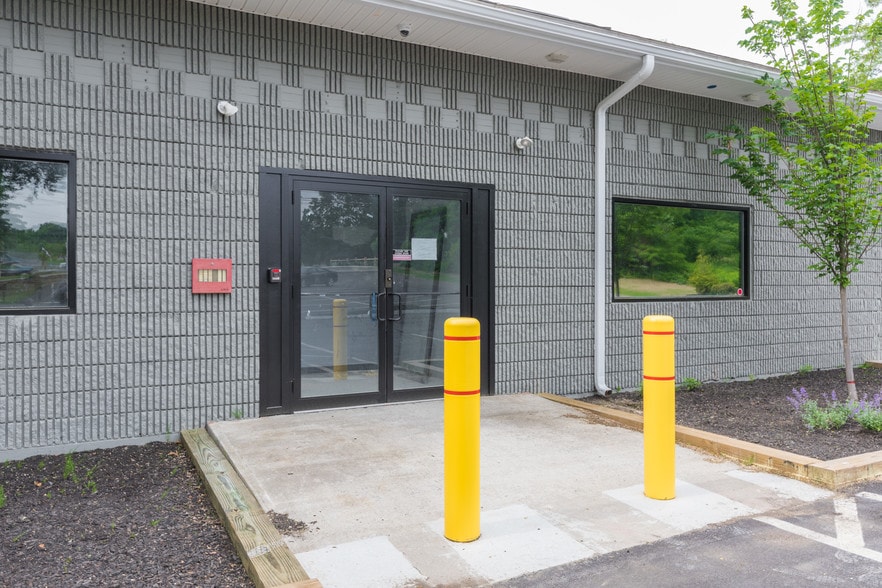 More Photos Of 49 Macy St, Amesbury Storefront Retail Office For Sale