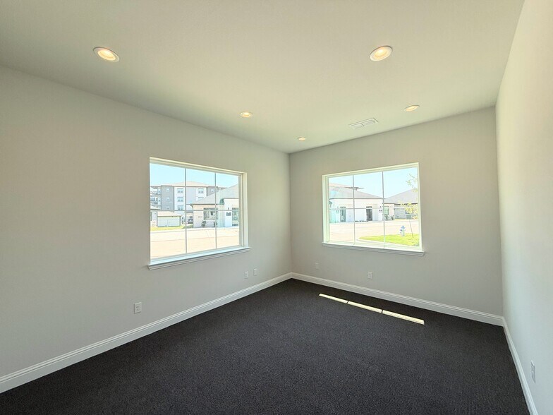 More Photos Of 6000 Alma Rd, McKinney Office For Sale