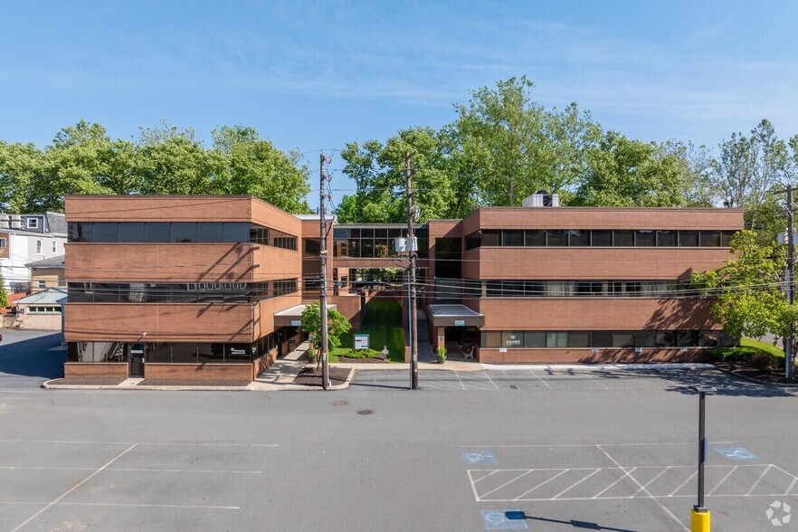 More Photos Of 1235 Penn Ave, Wyomissing Coworking Space