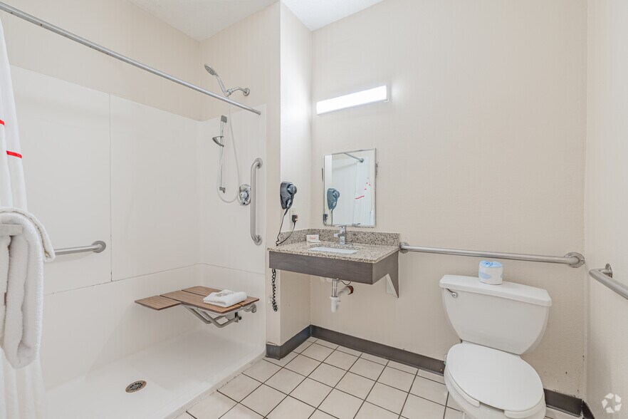 More Photos Of 1751 Lexington Rd, Richmond Hospitality For Sale