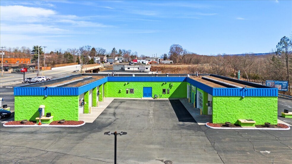 More Photos Of 901 S Main St, Taylor Carwash For Sale