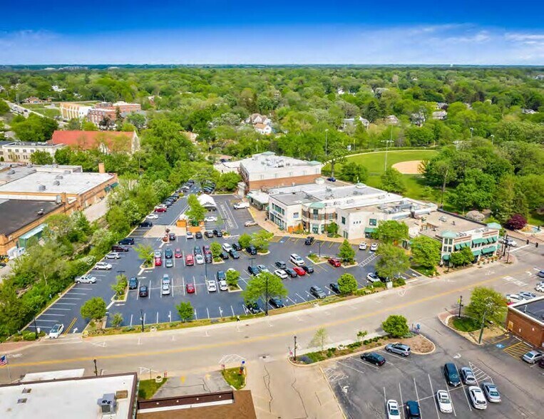 More Photos Of 1310-1348 Shermer Rd, Northbrook General Retail For Lease