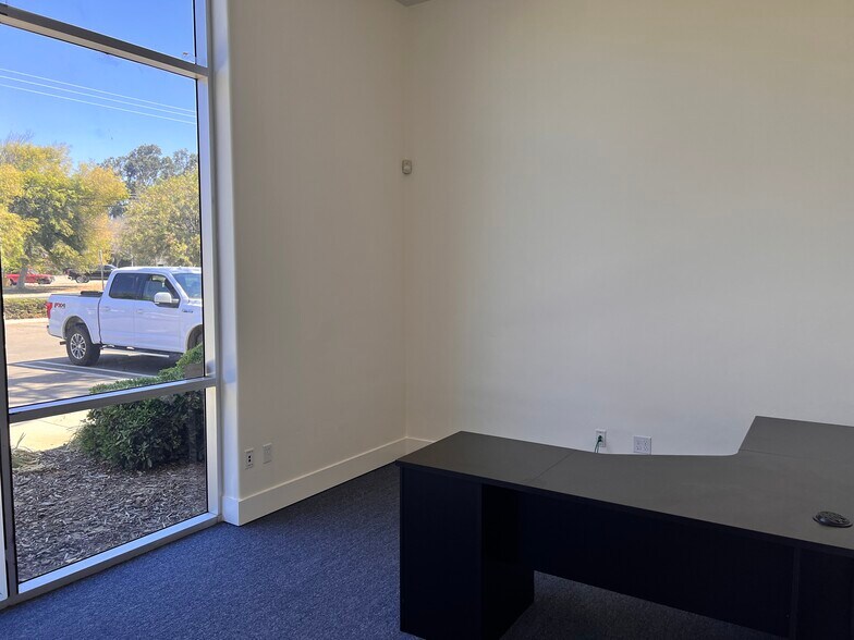 More Photos Of 2601 Skyway Dr, Santa Maria Office For Lease