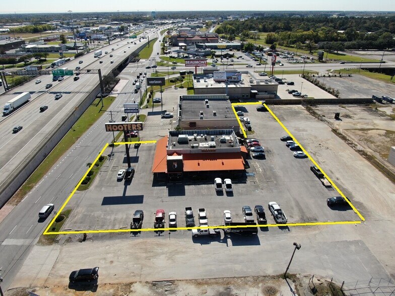Primary Photo Of 850 Interstate 10 S, Beaumont Restaurant For Sale