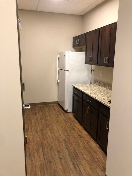 More Photos Of 174 Saundersville Rd, Hendersonville Medical For Sale