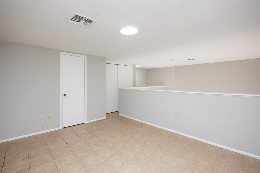 More Photos Of 801 S Carancahua St, Corpus Christi Apartments For Sale