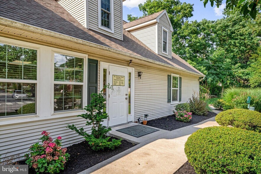 More Photos Of 405 W Wayne Ave, Wayne Office Residential For Sale