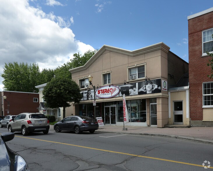 More Photos Of 95 Main St E, Hawkesbury Storefront Retail Residential For Lease