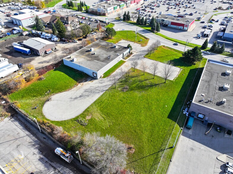 More Photos Of 59 Montclair Dr, Woodstock Warehouse For Sale