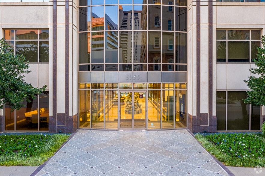 More Photos Of 5950 Sherry Ln, Dallas Office For Lease