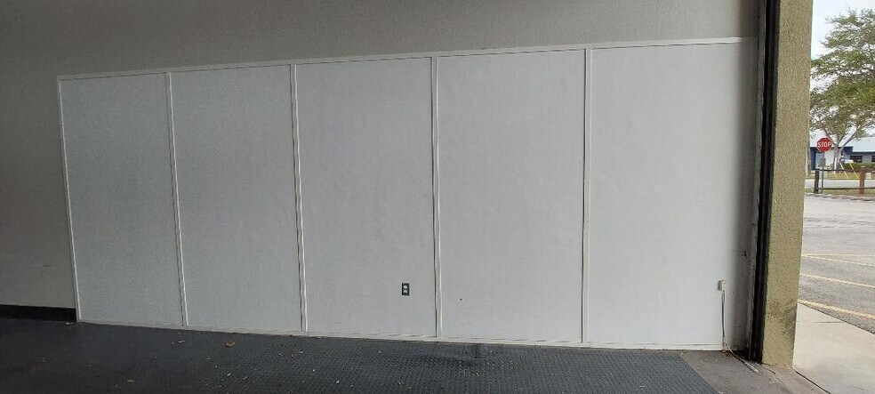 More Photos Of 1417 Hamlin Ave, Saint Cloud Warehouse For Lease