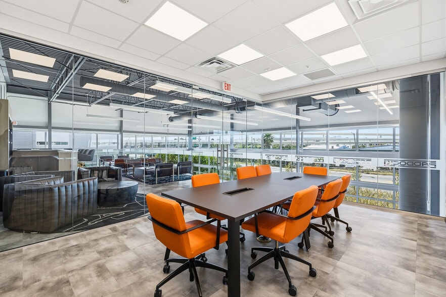 More Photos Of 1111 N 34th St, Tampa Self Storage For Sale