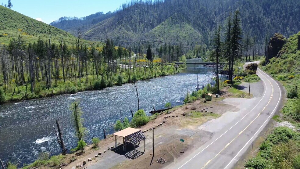 More Photos Of 50660 McKenzie Hwy, Vida Land For Sale