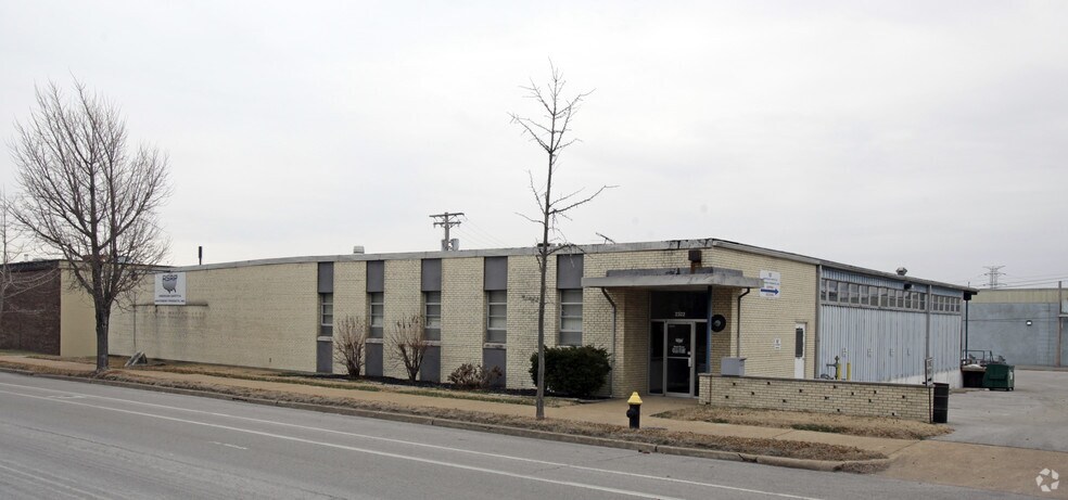 More Photos Of 2322 S 7th St, Saint Louis Warehouse For Lease