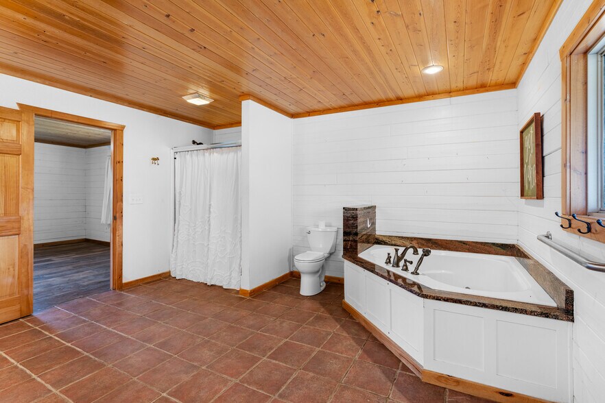 More Photos Of 1204 County Road 215, Berryville Specialty For Sale