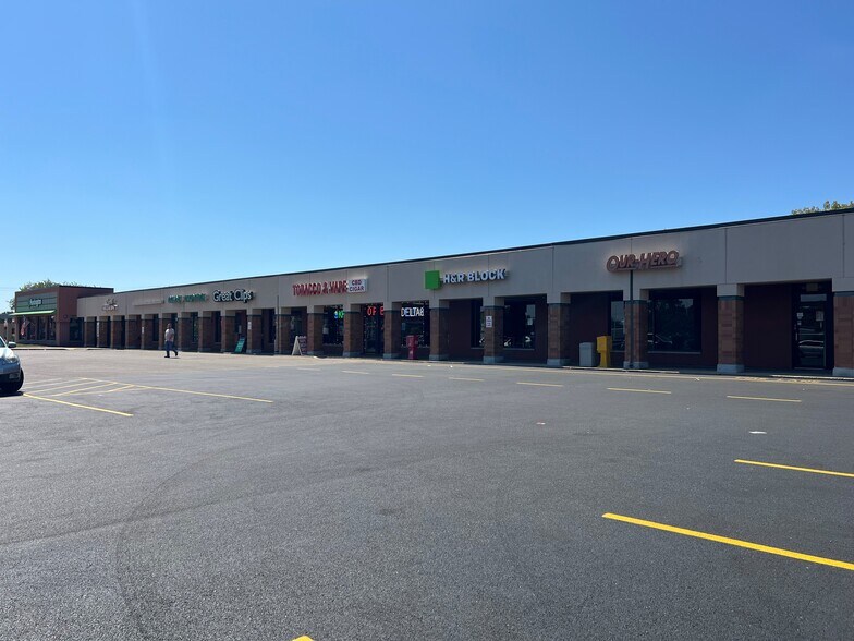 Primary Photo Of 2953-2989 Derr Rd, Springfield General Retail For Lease