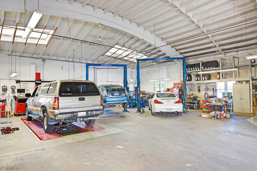 More Photos Of 1576 Petaluma Hill Rd, Santa Rosa Auto Repair For Sale