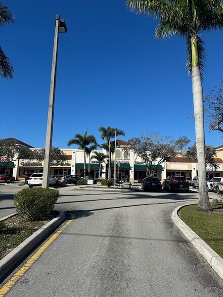 More Photos Of 14451 S Military Trl, Delray Beach Freestanding For Lease