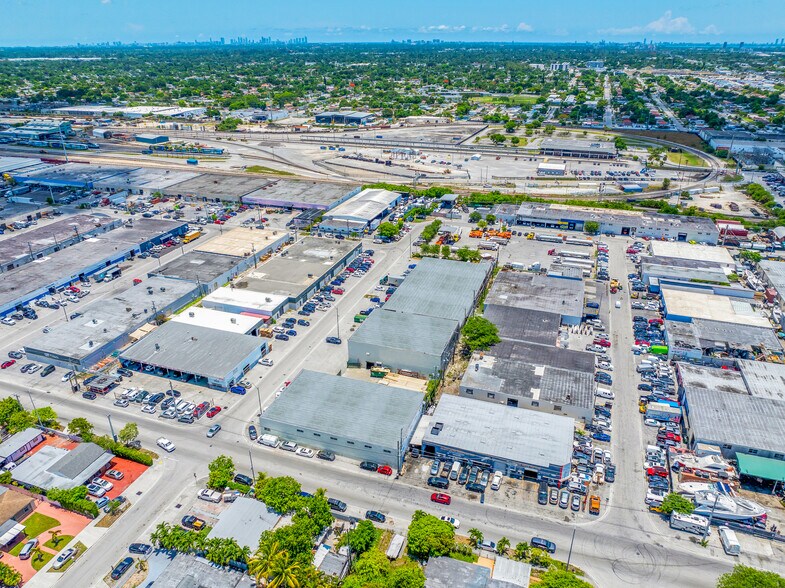 More Photos Of 1030-1060 E 30th St, Hialeah Manufacturing For Lease