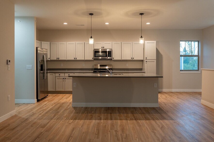 More Photos Of 108 th St & Oklahoma Ave ,, West Allis Apartments For Sale