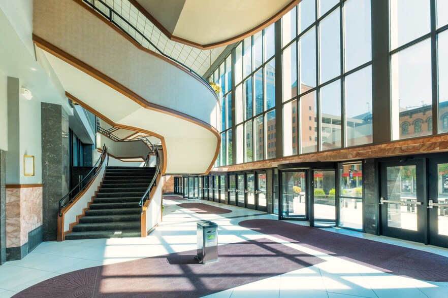 More Photos Of 325 W Main St, Louisville Unknown For Lease