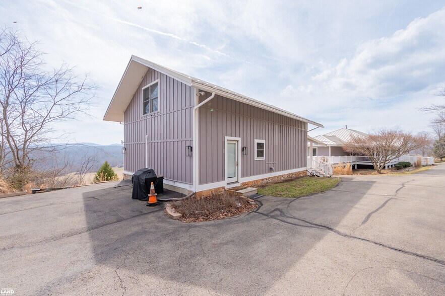 More Photos Of 125 River Ridge Dr, Pearisburg Hospitality For Sale