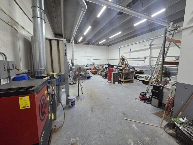 More Photos Of 2460 Nw 17th Ln, Pompano Beach Warehouse For Lease