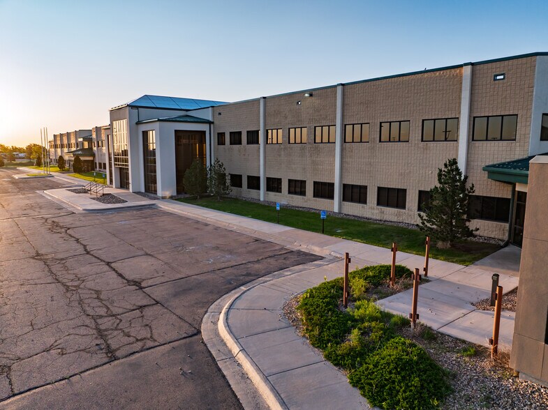 More Photos Of 1 Cabela Dr, Sidney Office For Lease