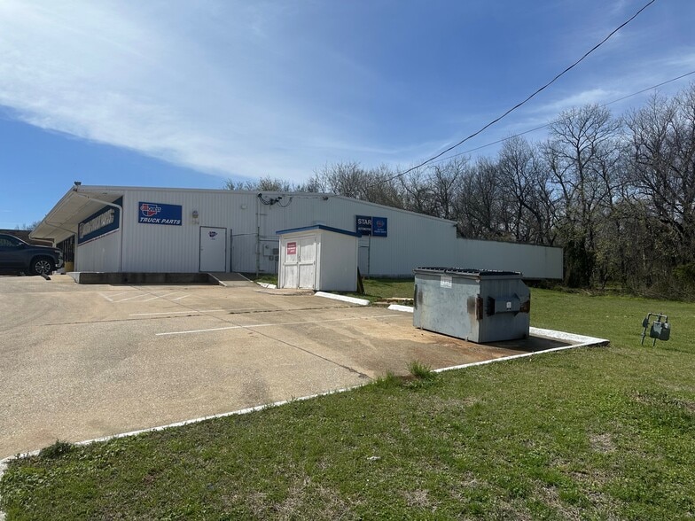 More Photos Of 1017 N Washington St, Ardmore Freestanding For Sale