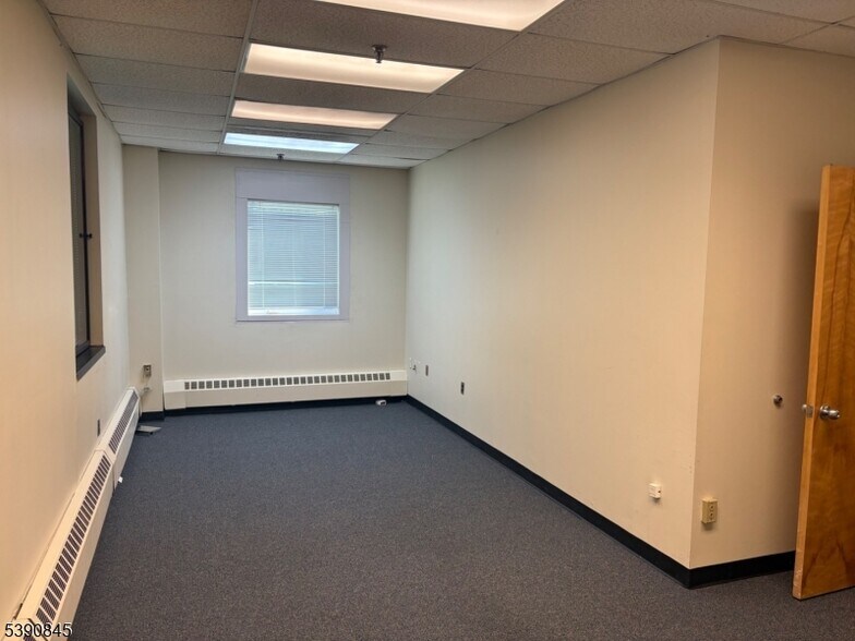 More Photos Of 141 Southside Ave, Bridgewater Office For Lease