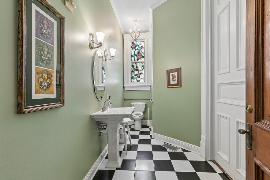 More Photos Of 2727 Saint Charles Ave, New Orleans General Retail For Sale
