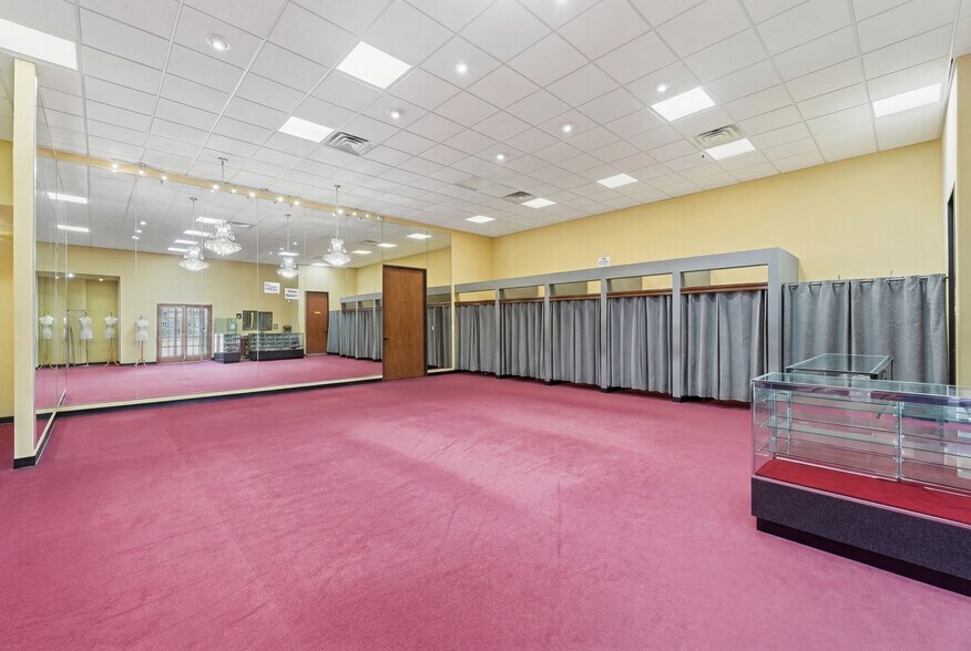 More Photos Of 15440 Ridge Park Dr, Houston Office For Sale