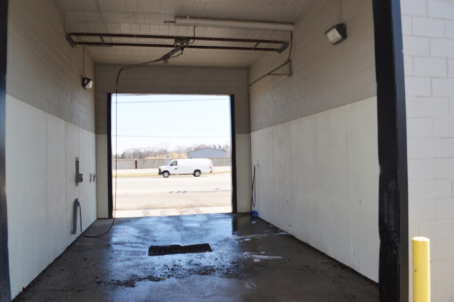 More Photos Of 30201 Little Mack Ave, Roseville Warehouse For Sale