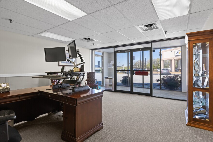 More Photos Of 2256 Encompass Dr, Chattanooga Loft Creative Space For Sale