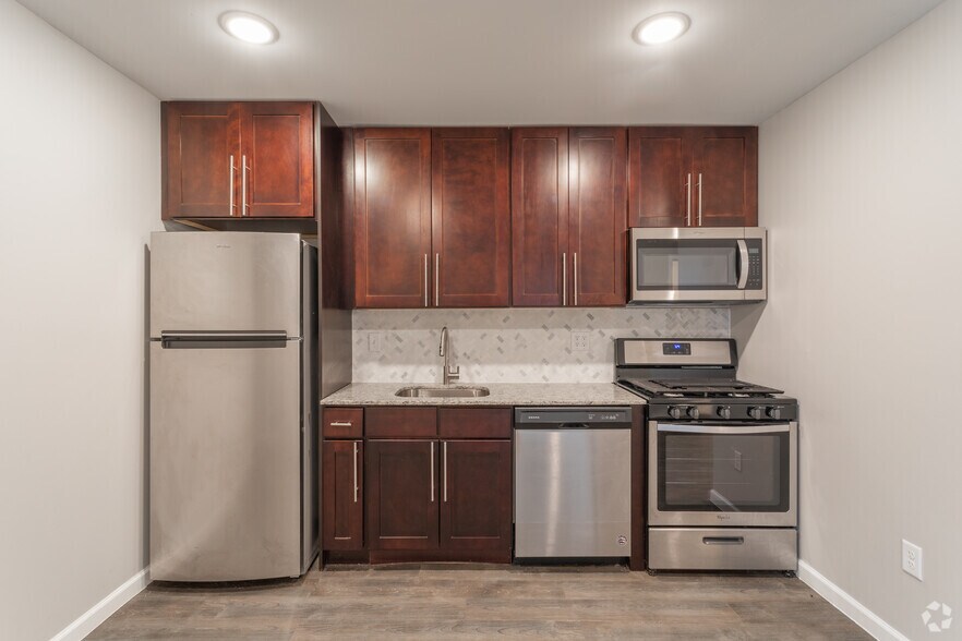 More Photos Of 7100 W Chester Pike, Upper Darby Township Apartments For Lease