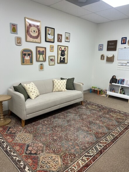 More Photos Of 10210 Hickorywood Hill Ave, Huntersville Medical For Sale