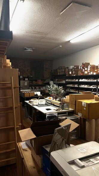 More Photos Of 2912-2916 Foothill Blvd, Ln, La Crescenta Storefront For Sale