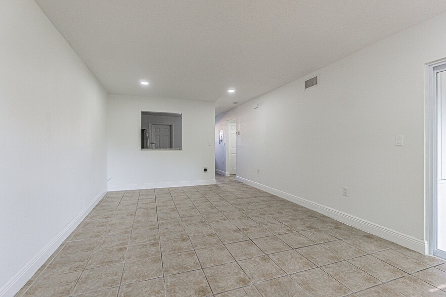 More Photos Of , Largo Unknown For Sale