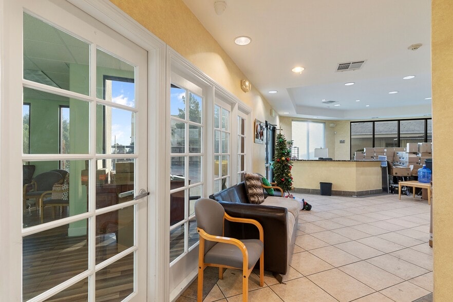 More Photos Of 3920-3930 E Patrick Ln, Las Vegas Loft Creative Space For Sale