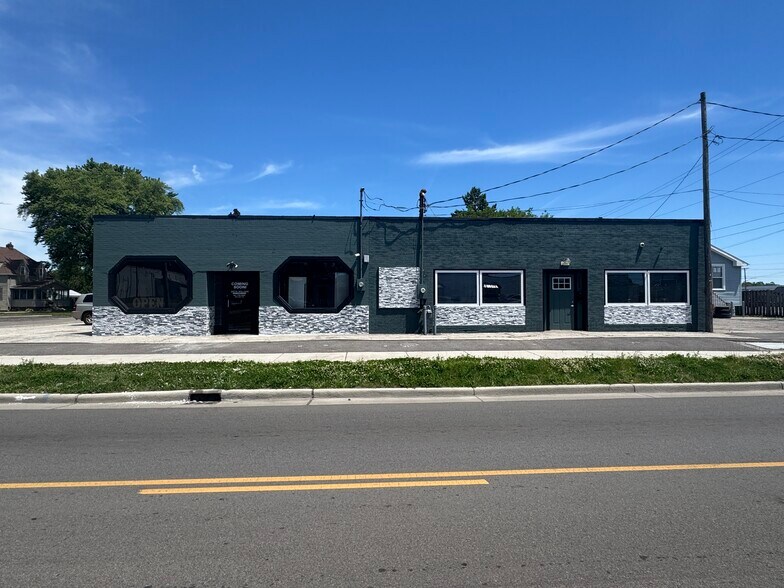 Primary Photo Of 5038-5044 Lewis Ave, Toledo Freestanding For Sale