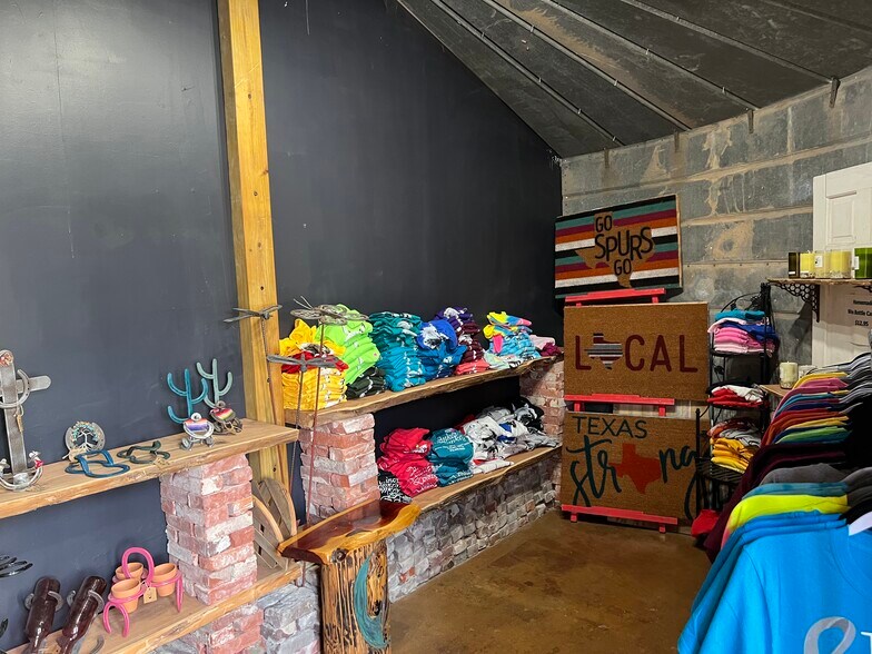 More Photos Of 503-505 S Main St, Calvert Restaurant For Sale