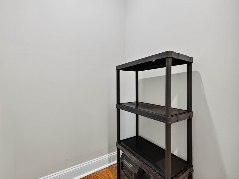More Photos Of 3 Fort Rachel Pl, Mystic Office Residential For Lease
