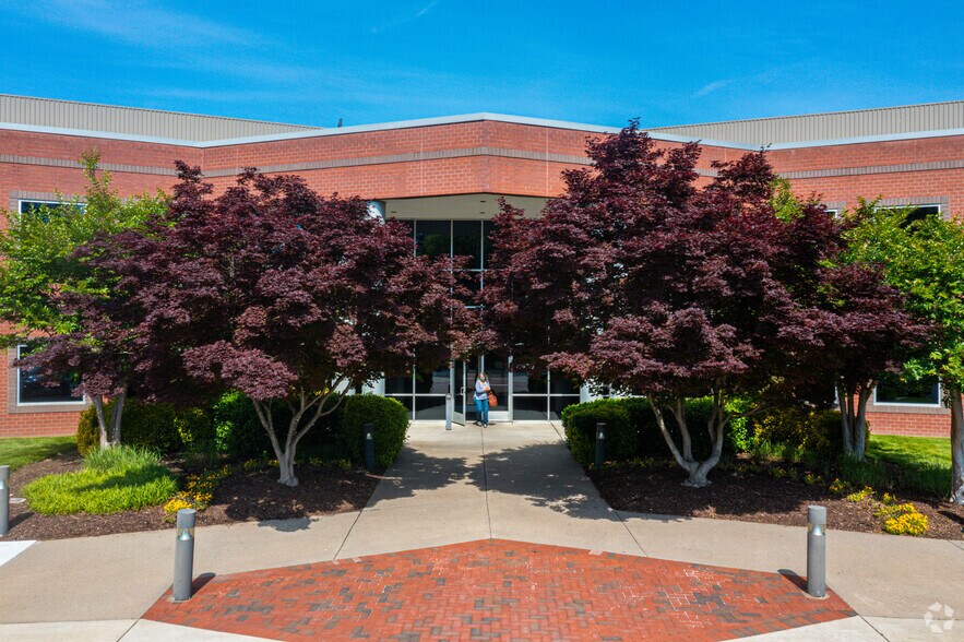 More Photos Of 4900 Cox Rd, Glen Allen Office For Lease