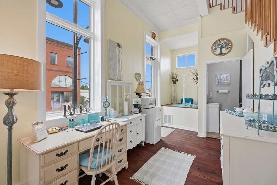 More Photos Of 25 W Franklin St, Greencastle Storefront Retail Office For Sale
