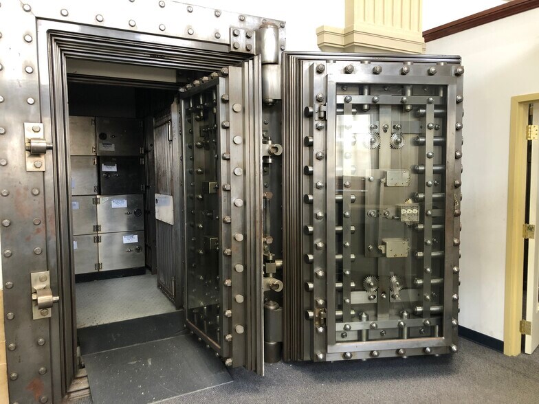 More Photos Of 95-101 William St, New Bedford Bank For Sale