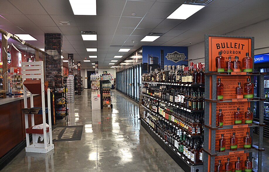 More Photos Of 3510-3526 NE Vivion Rd, Kansas City Unknown For Lease