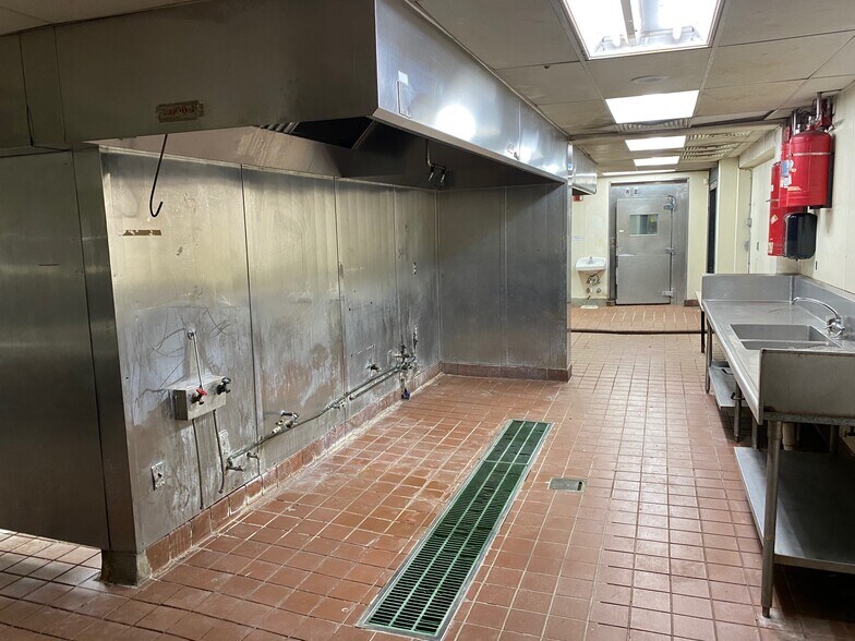 More Photos Of 817-821 Hausten St, Honolulu Restaurant For Lease