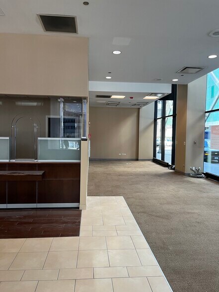 More Photos Of 300 S Riverside Plz, Chicago Office For Lease